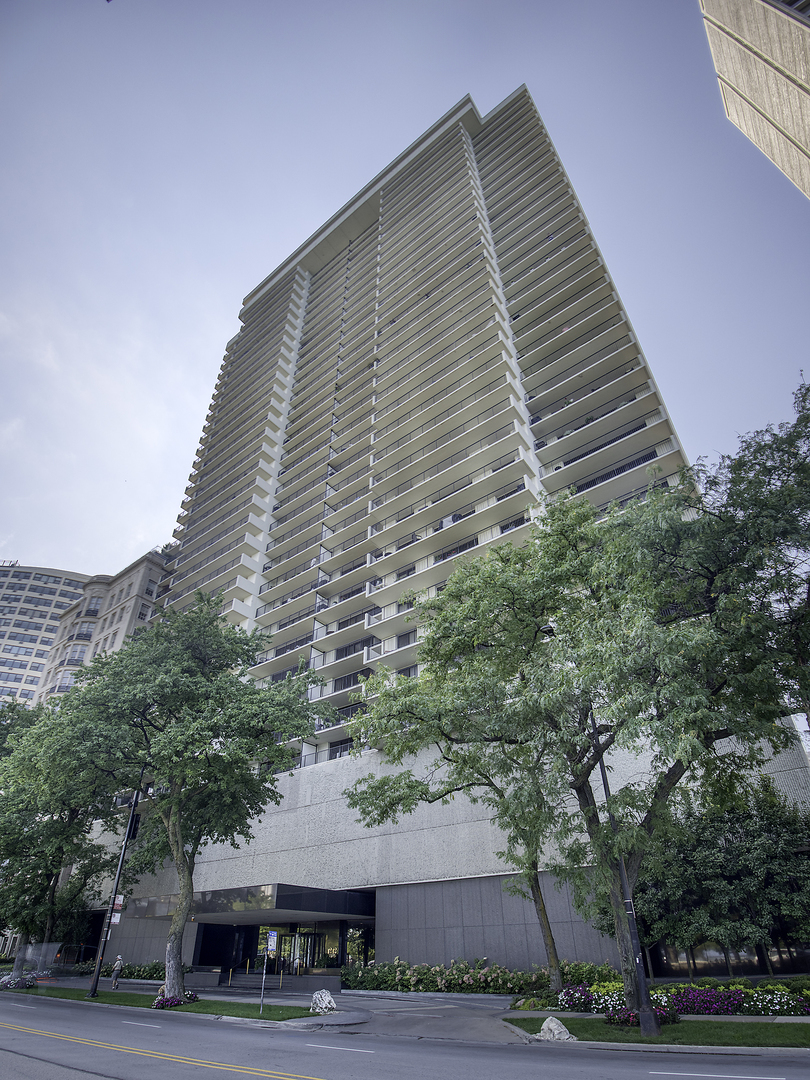 Property Photo:  1212 N Lake Shore Drive 21as  IL 60610 