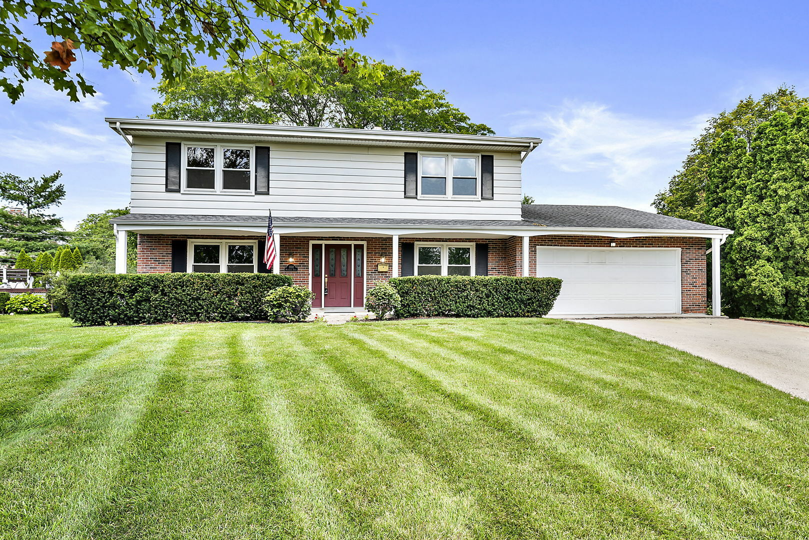 Property Photo:  1108 Westhaven Drive  IL 60189 