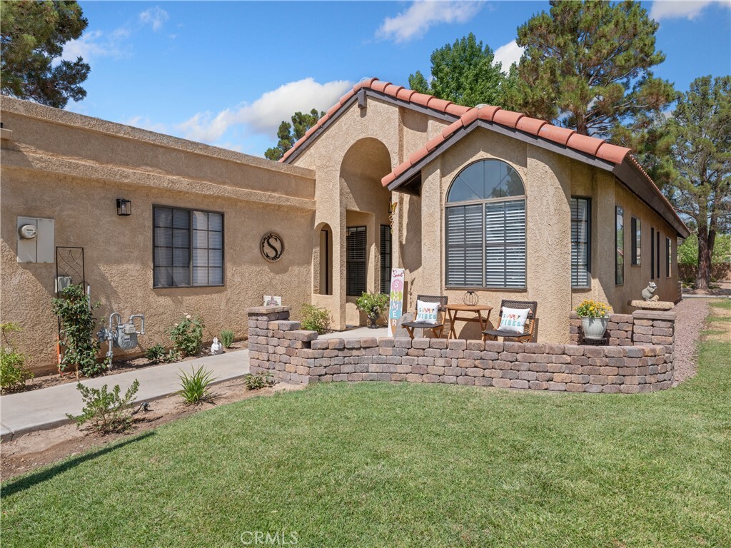 Property Photo:  11722 Oak Street  CA 92308 