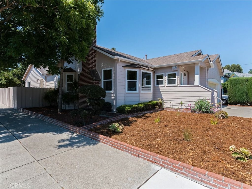 Property Photo:  878 Lincoln Street  CA 93405 