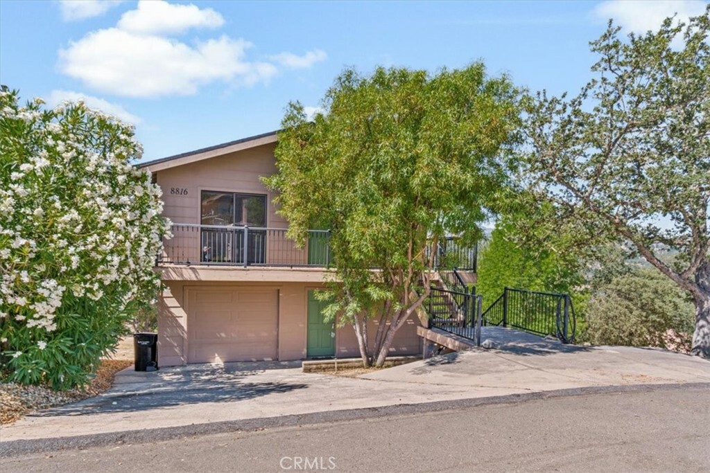 Property Photo:  8816 Deer Trail Court  CA 93426 