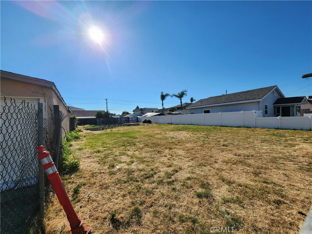 Property Photo:  6651 Kingman Avenue  CA 90621 