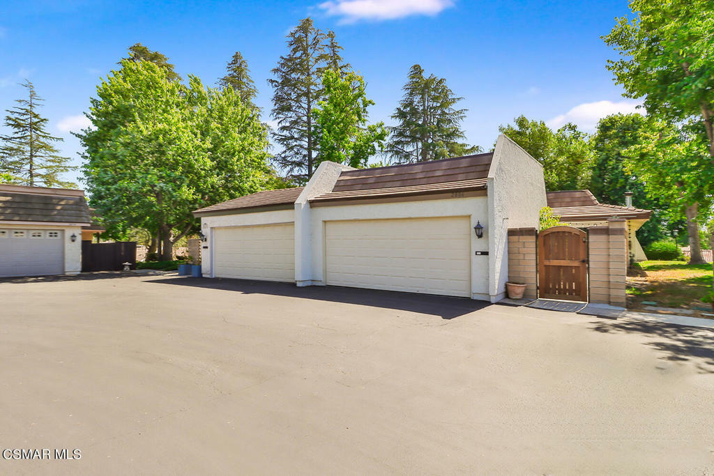 Property Photo:  2806 Shoreview Circle  CA 91361 