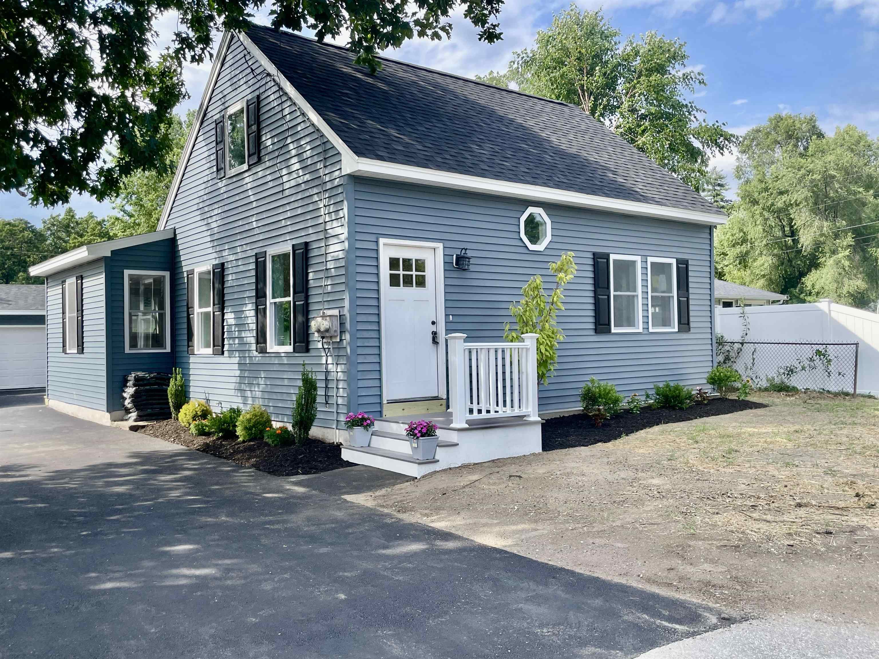 Property Photo:  395 Boynton Street  NH 03110 