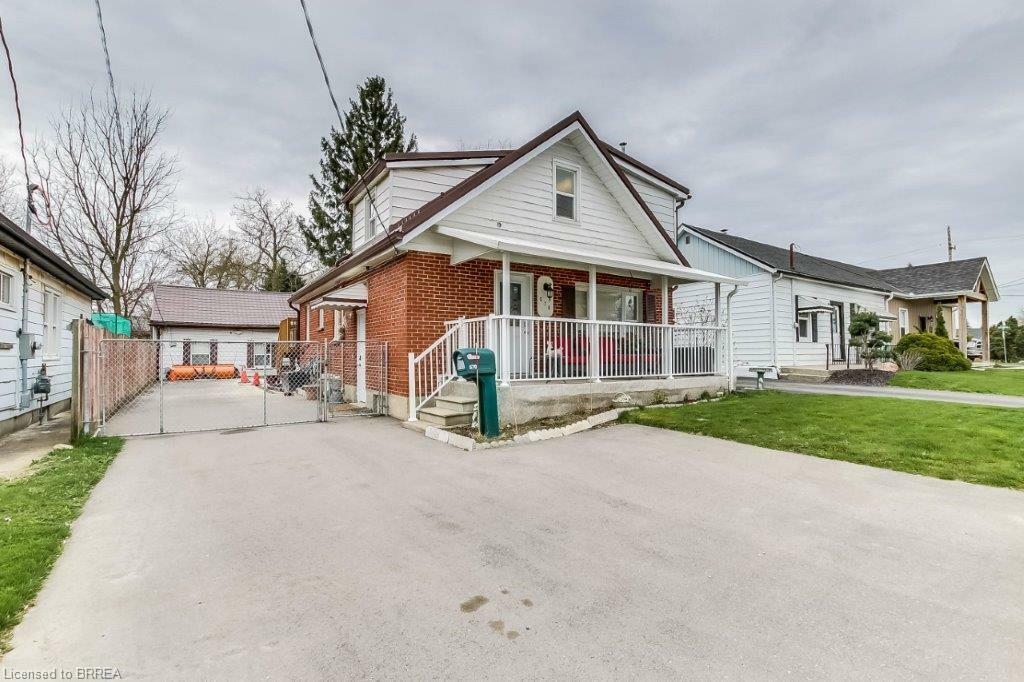 Property Photo:  570 Henry Street  ON N4S 1X7 