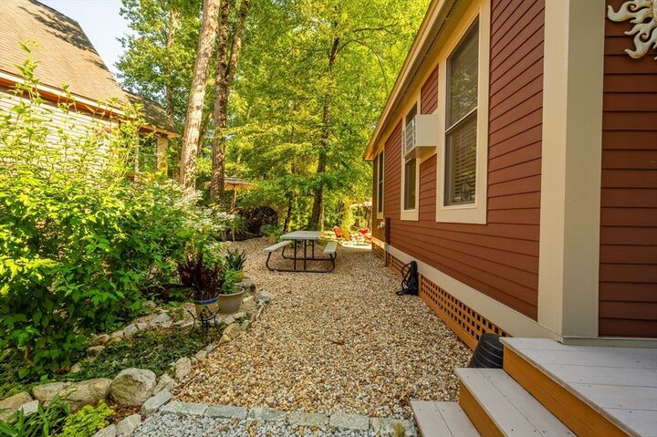 Property Photo:  7 White Pine Knl 7  MA 01886 