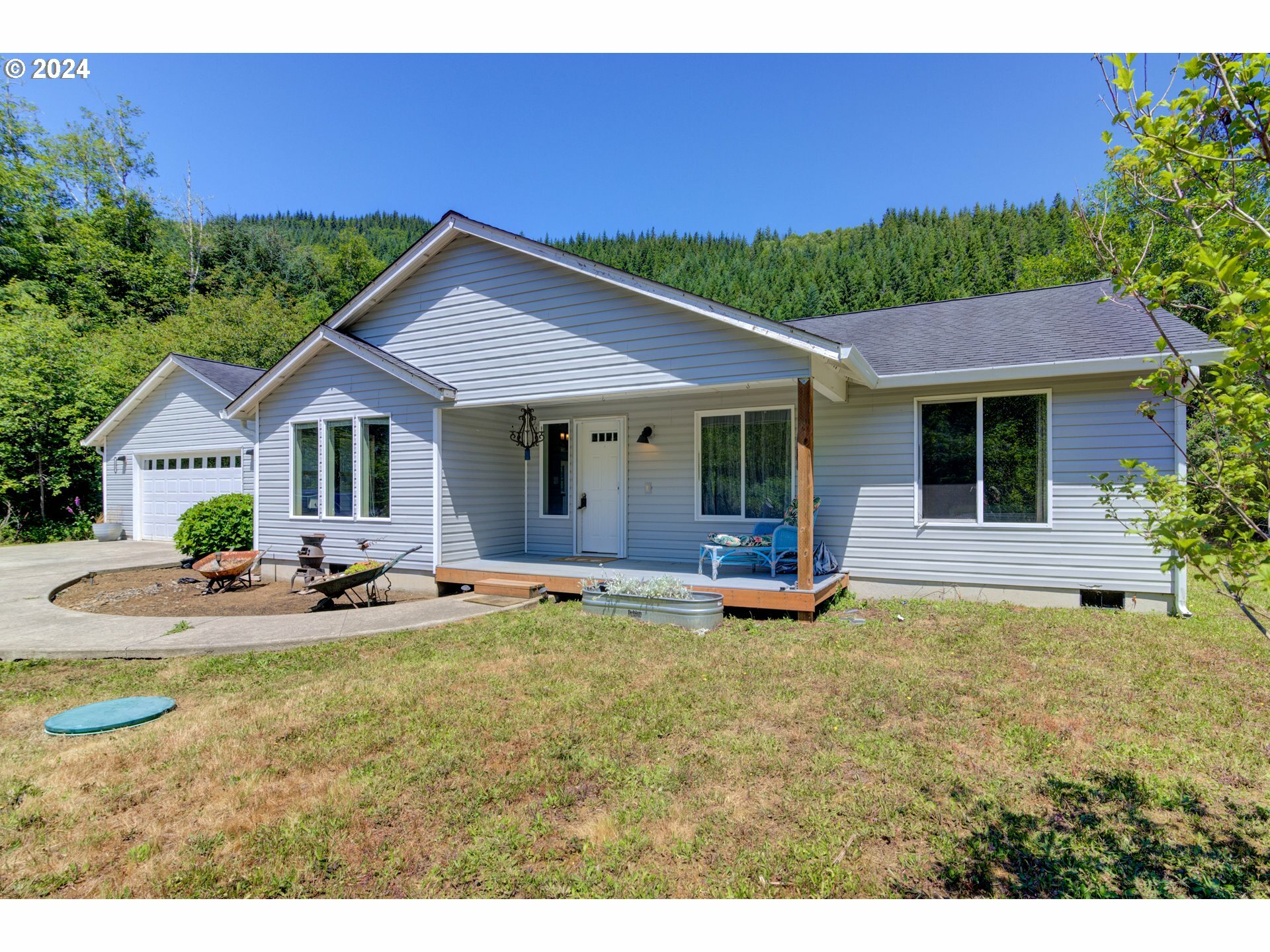 Property Photo:  285 N Valley Rd  WA 98638 