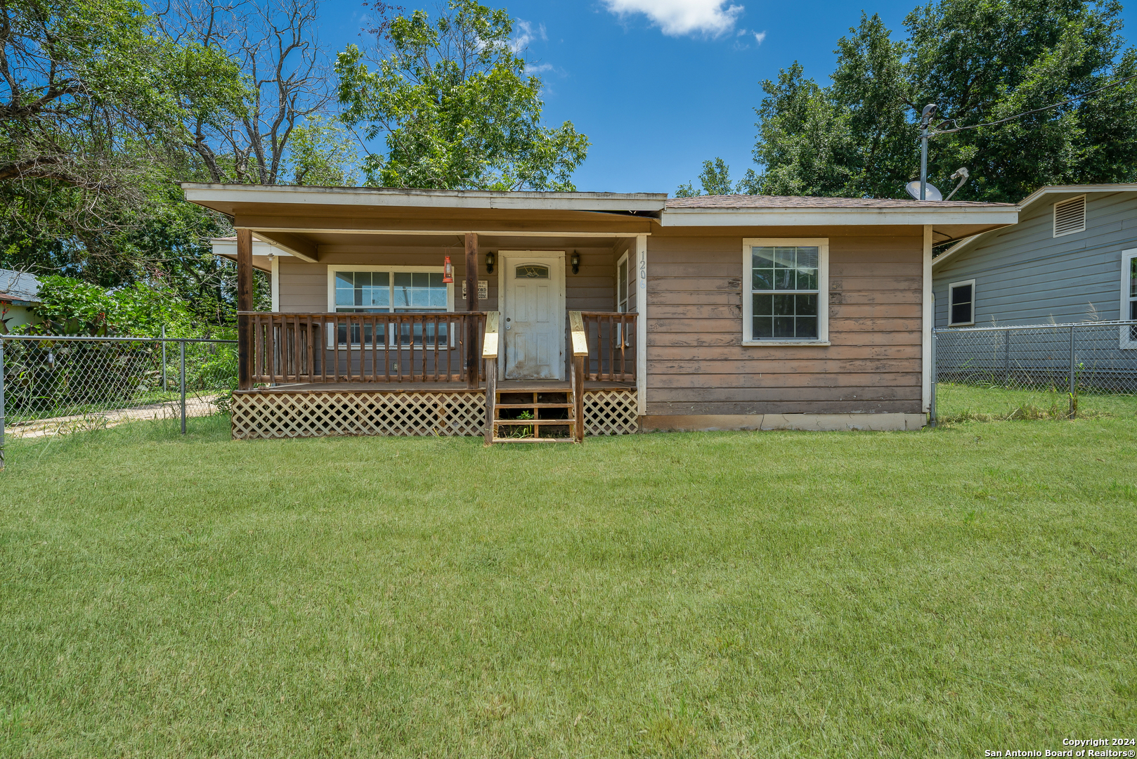 Property Photo:  1206 7th St  TX 78114 