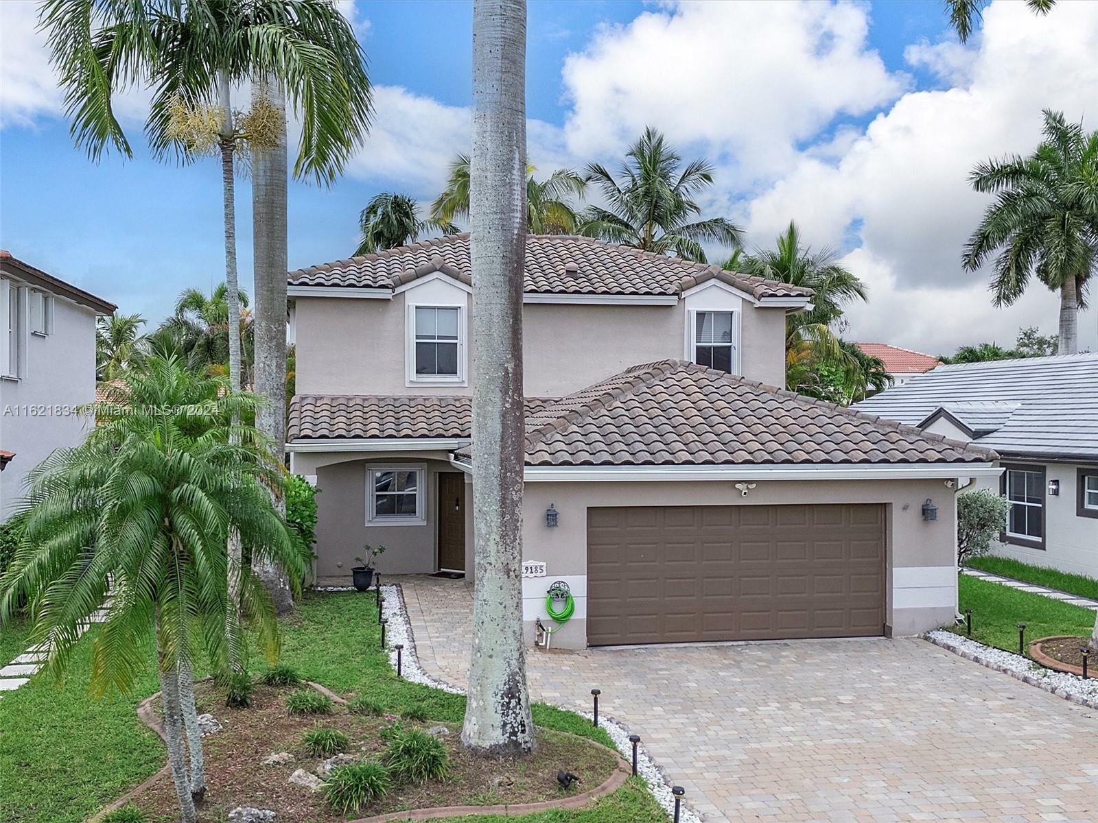 Property Photo: 19185 NW 22nd St FL 33029
