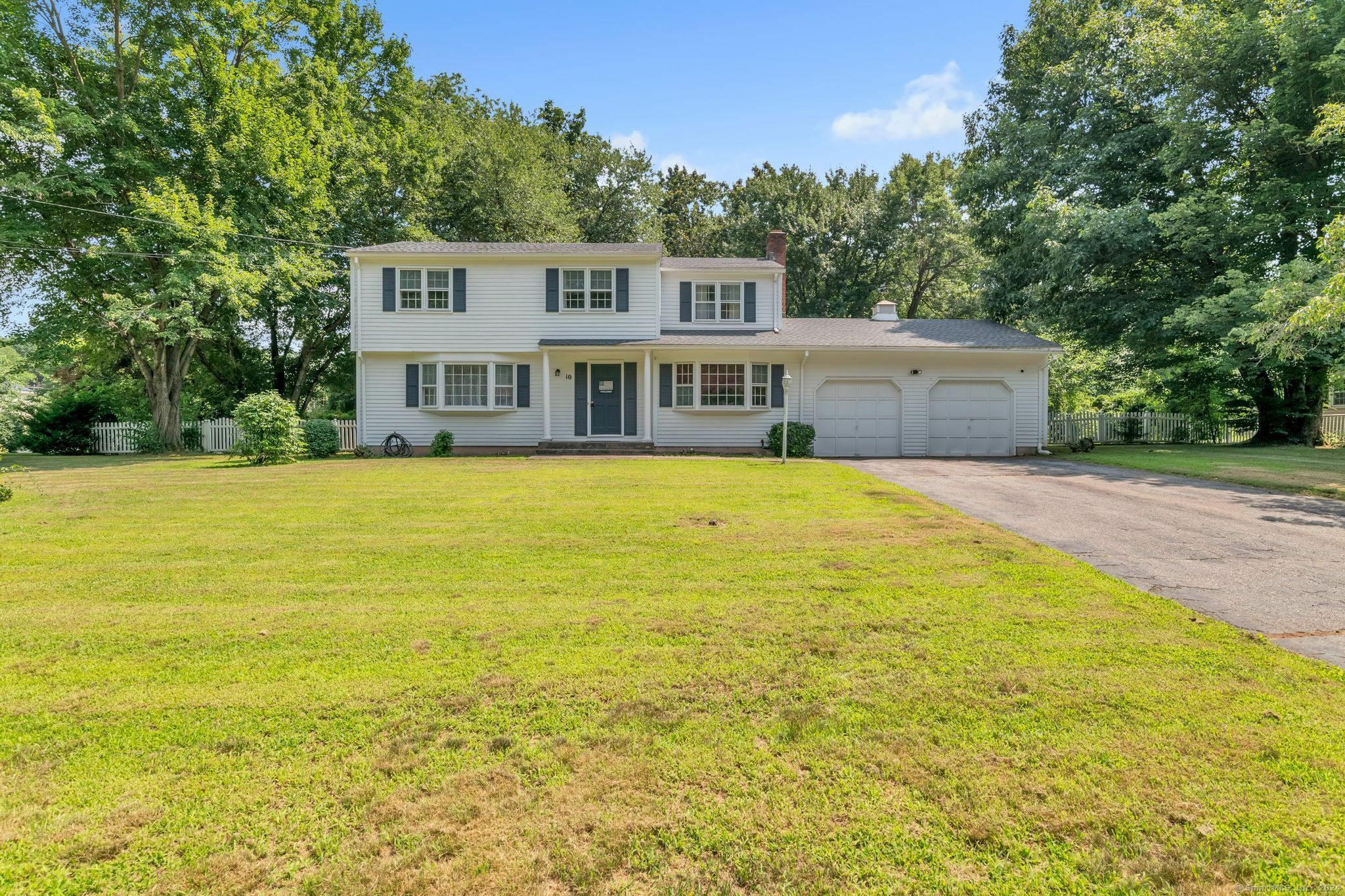 Property Photo:  10 Oakmoor Drive  CT 06066 