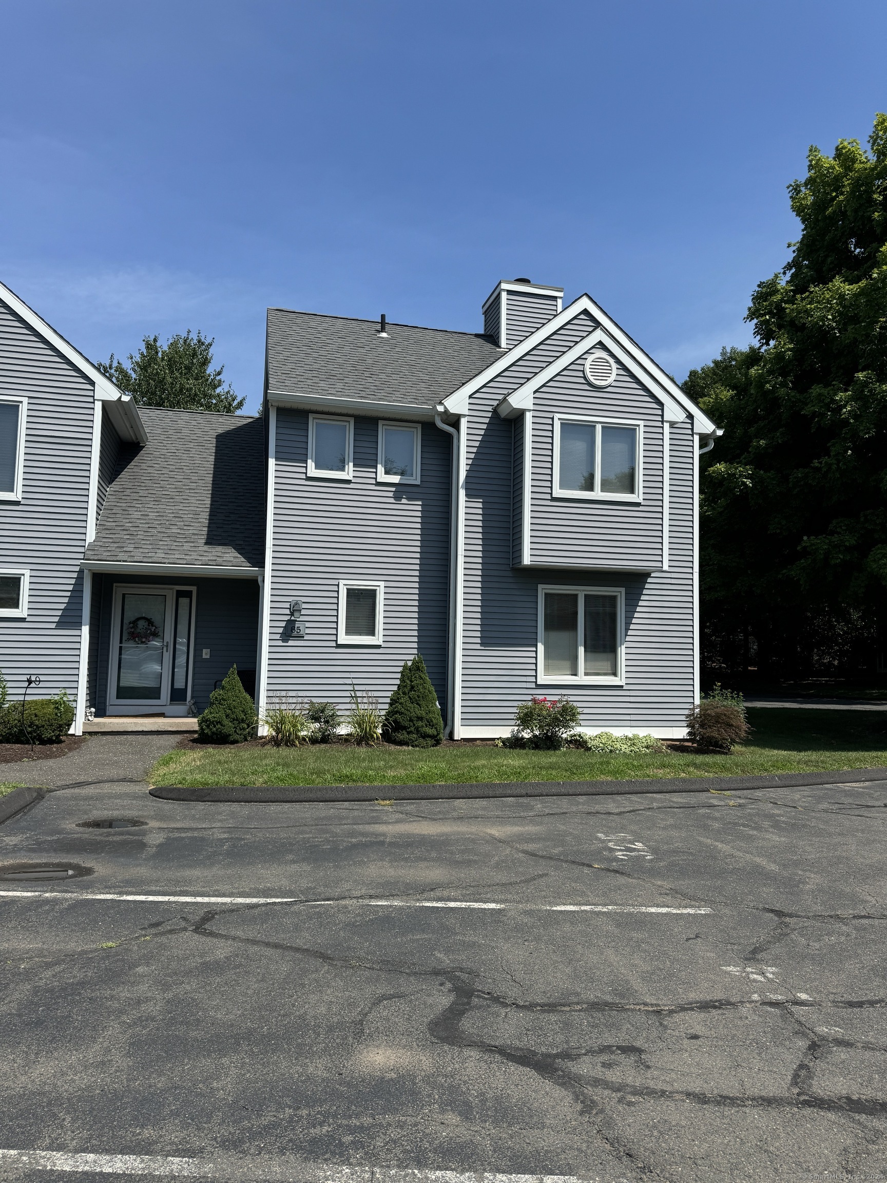 Property Photo: 85 Rosemary Lane 85 CT 06111