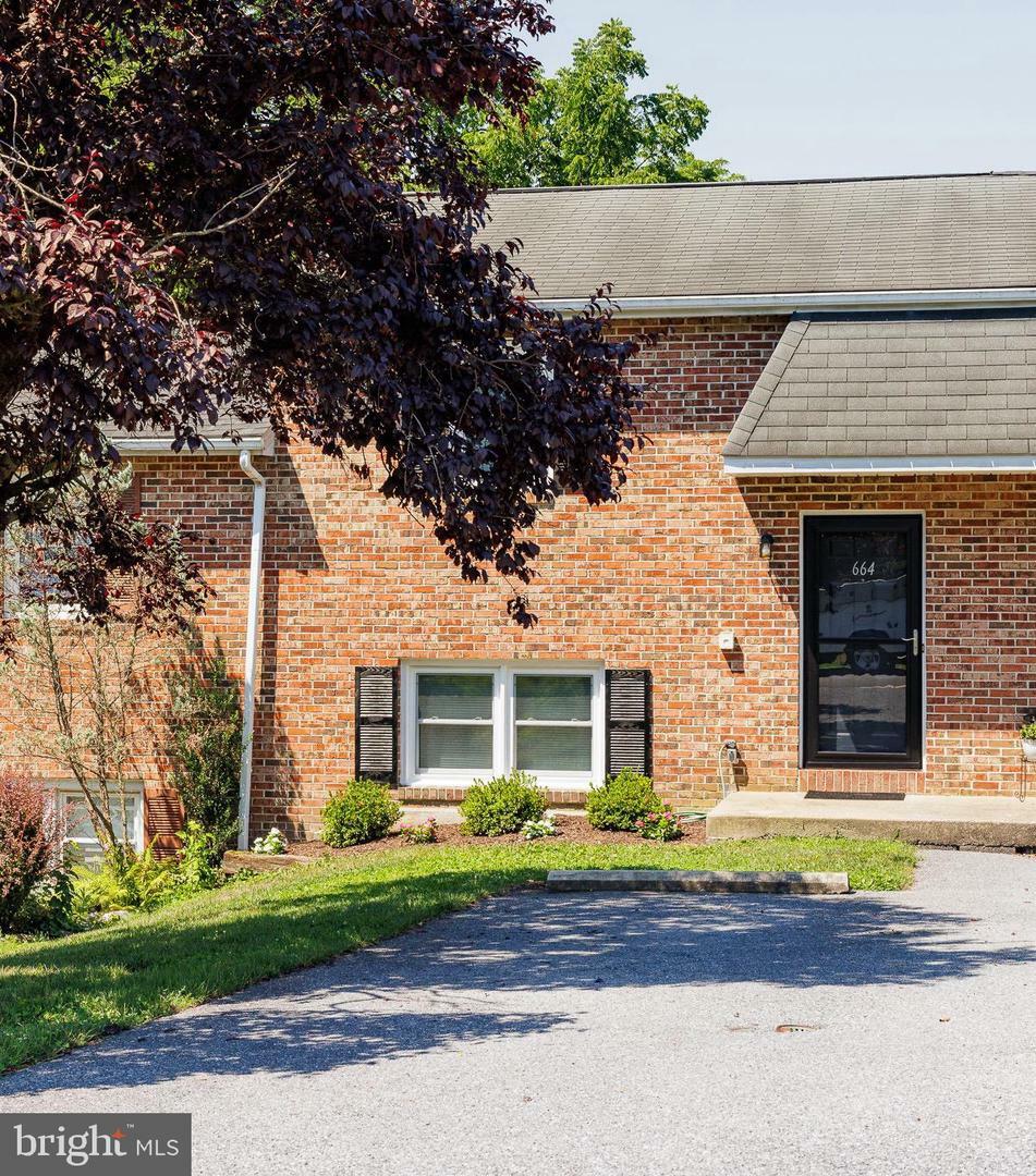 Property Photo:  664 S Cedar Street  PA 17543 