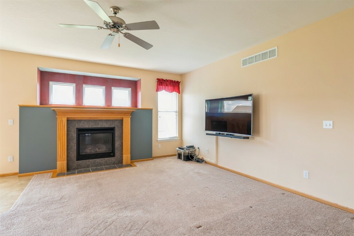 Property Photo:  1757 Hunters Creek Way  IA 52302 