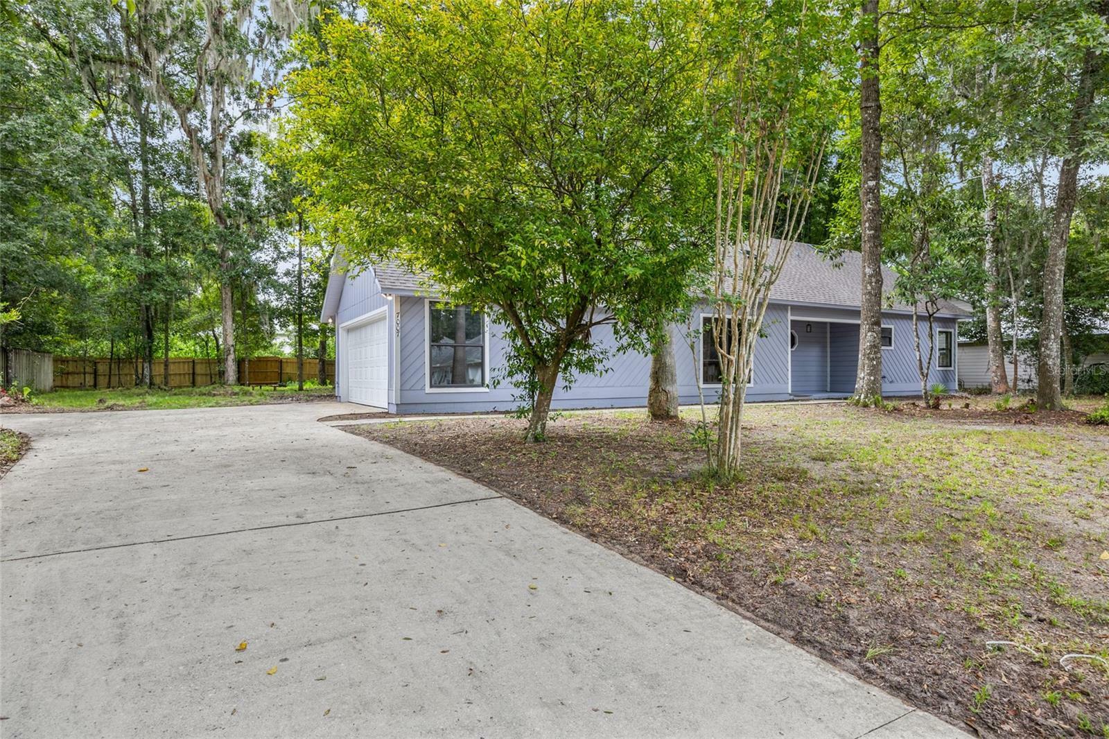 Property Photo:  7007 NW 51st Terrace  FL 32653 