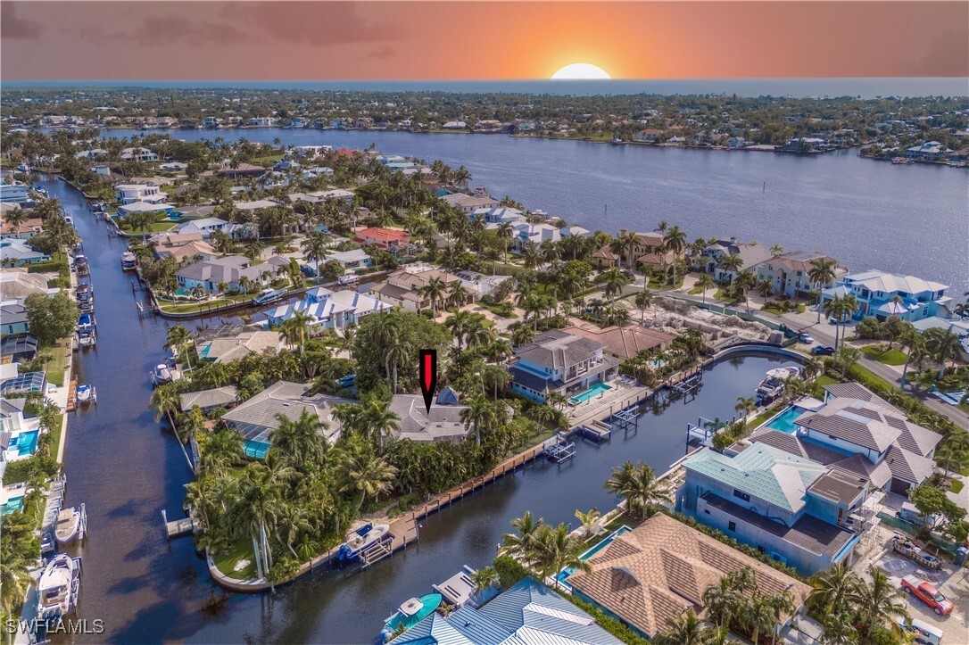 Property Photo: 1303 Wahoo Court FL 34102