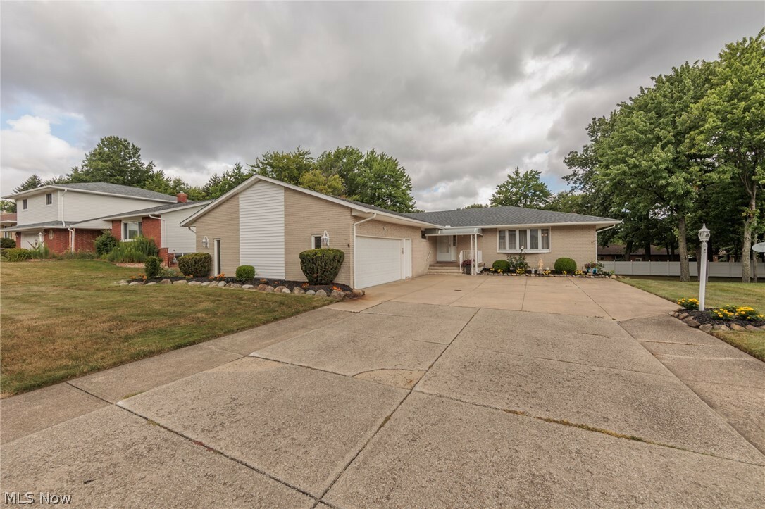 Property Photo: 285 Panorama Drive OH 44131
