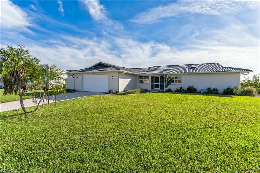 Property Photo:  367 Santander Ct  FL 33950 