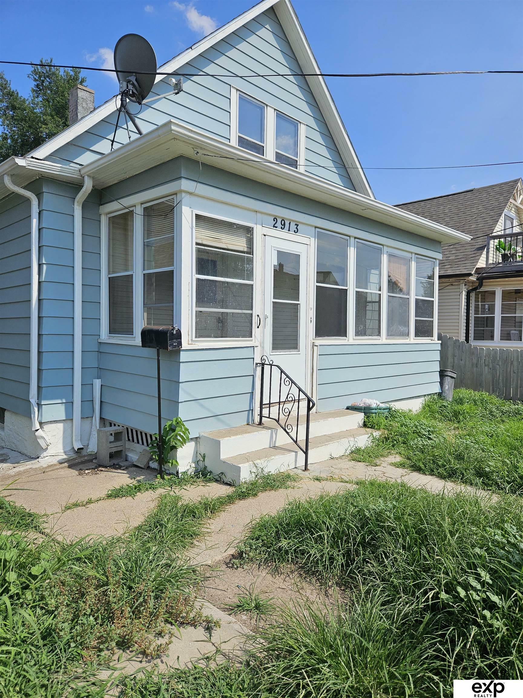 Property Photo:  2913 S 16 Street  NE 68108 