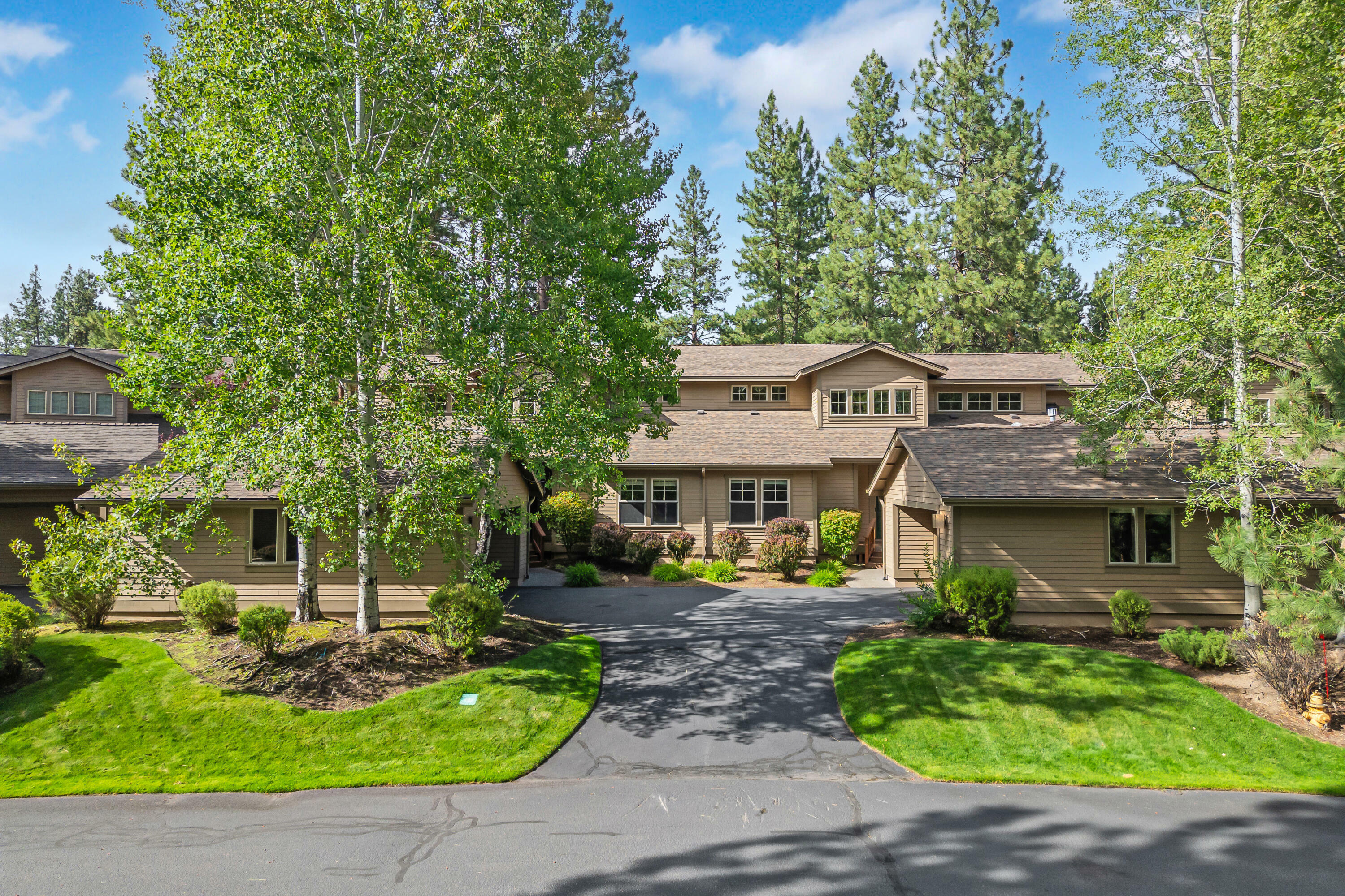 Property Photo: 60583 Seventh Mountain Drive OR 97702