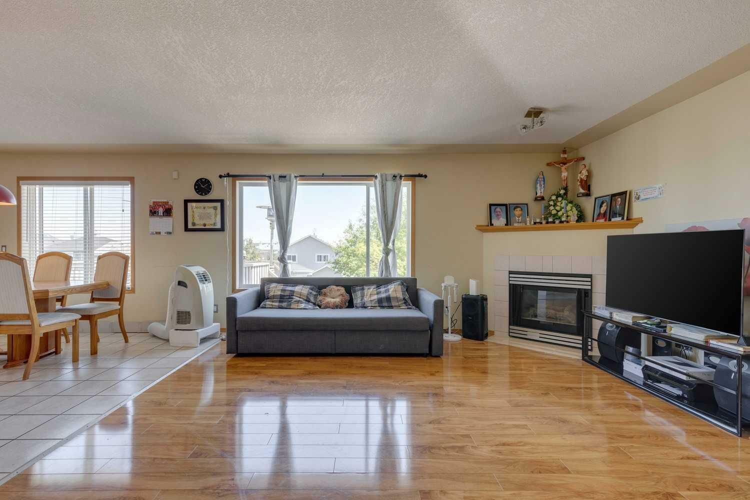 Property Photo:  244 Fresno Place NE  AB T1Y 6Y3 