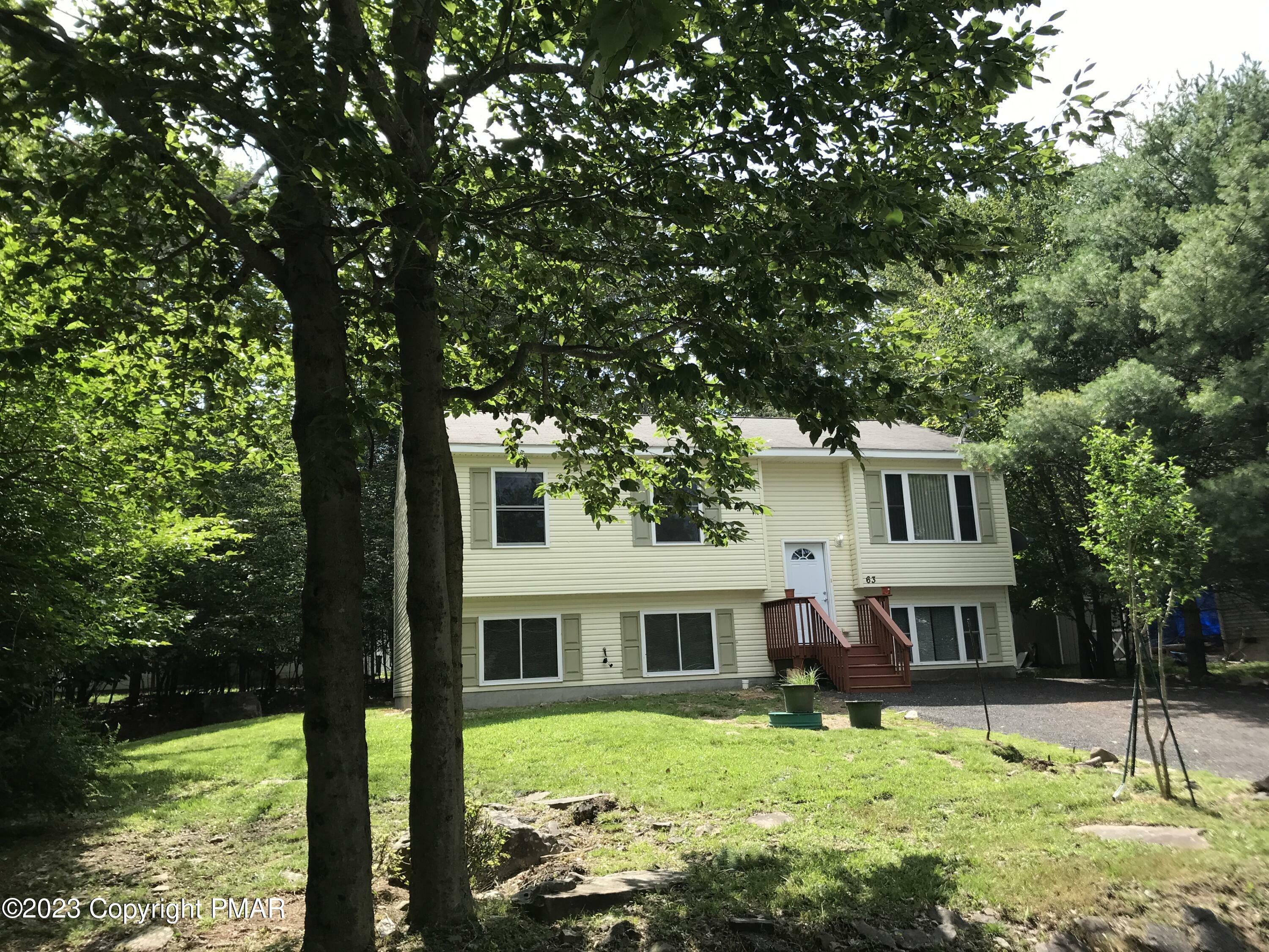 Property Photo:  1426 Waterfront Drive  PA 18466 