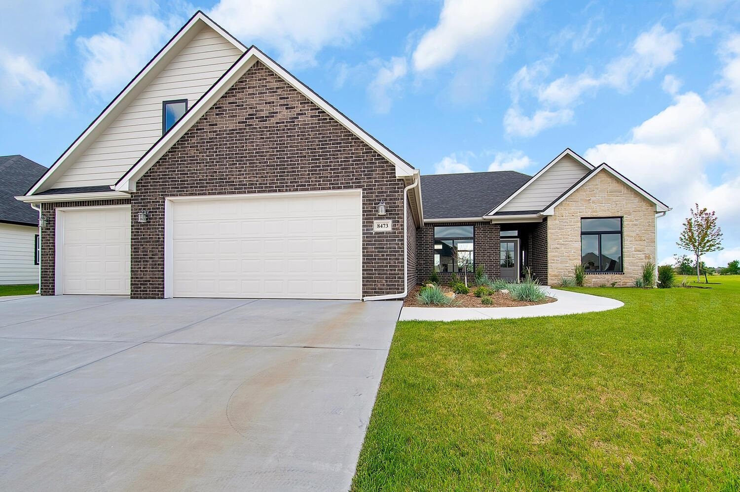 Property Photo: 8473 E Deer Run KS 67226
