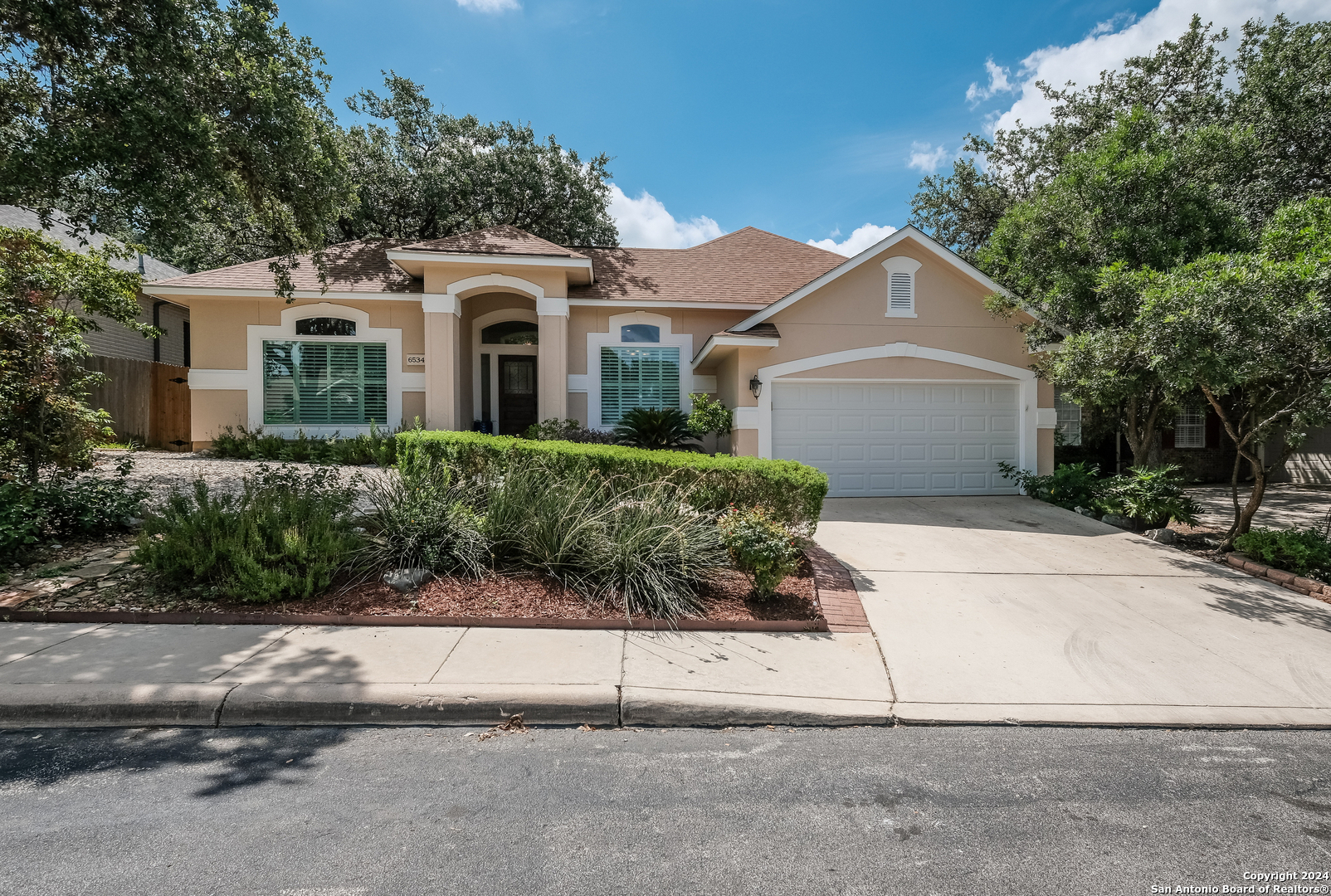 Property Photo:  6534 Amber Oak  TX 78249 