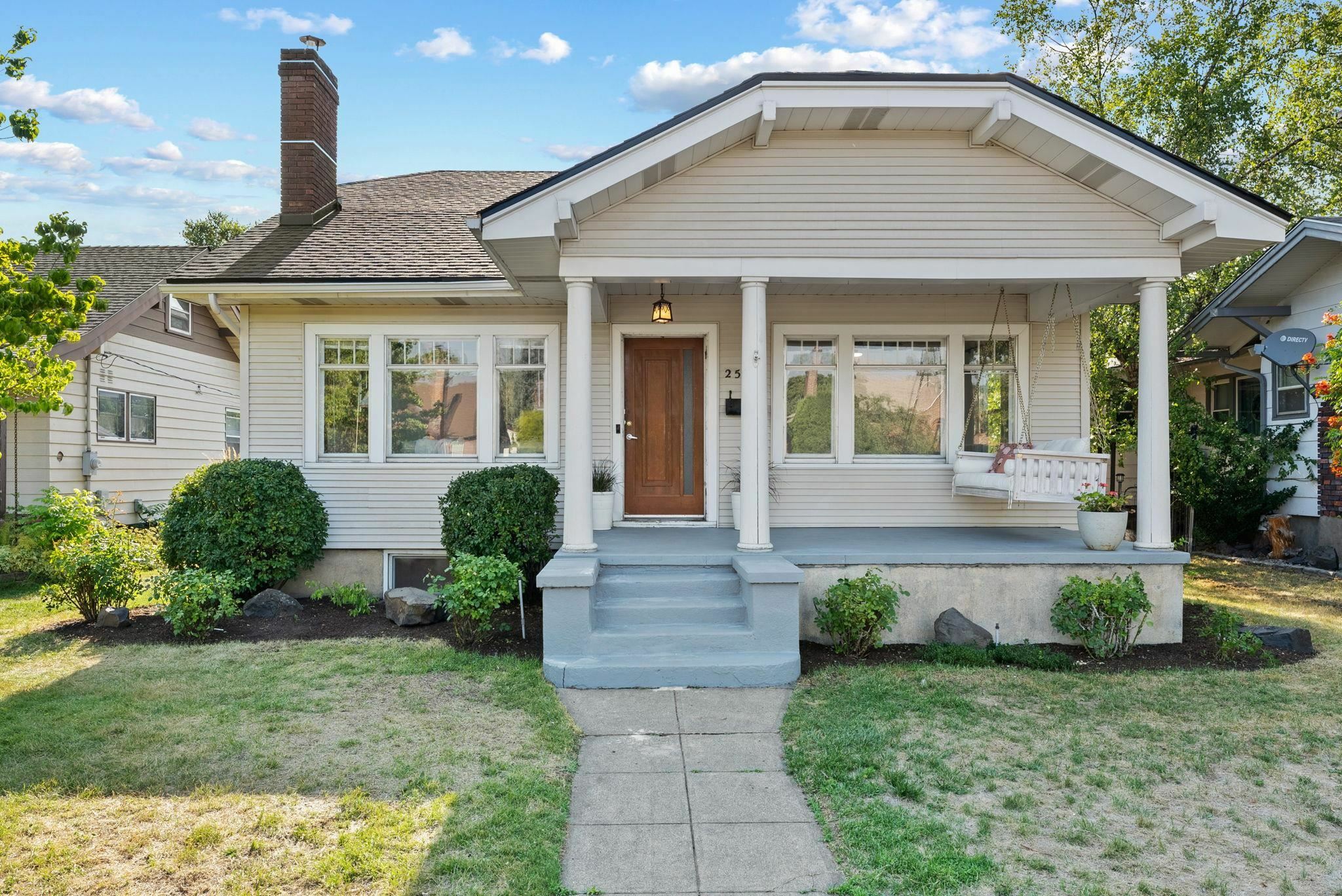 Property Photo:  2511 N Howard St  WA 99205 