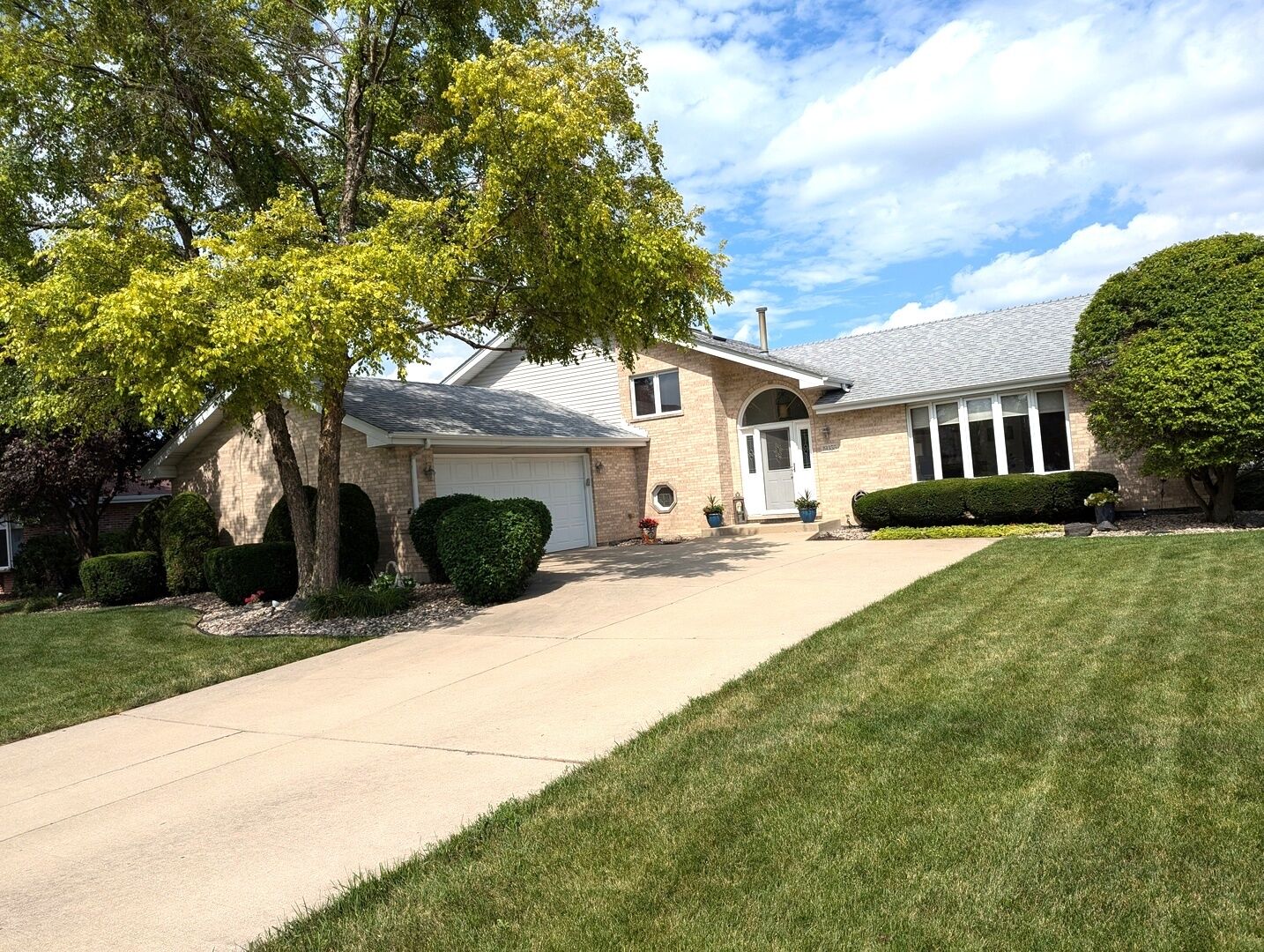 Property Photo: 19355 Kevin Avenue IL 60448