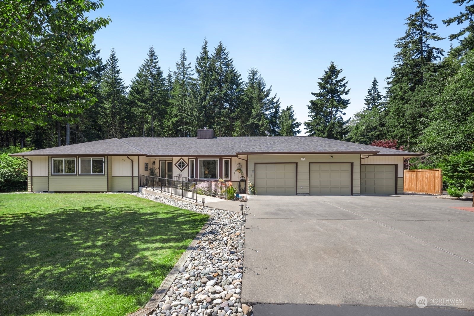 Property Photo:  550  Waynes Ridge Circle  WA 98282 