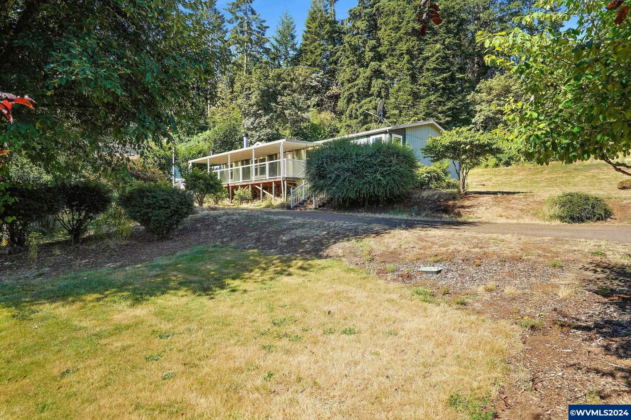 Property Photo:  445  6th St  OR 97375 