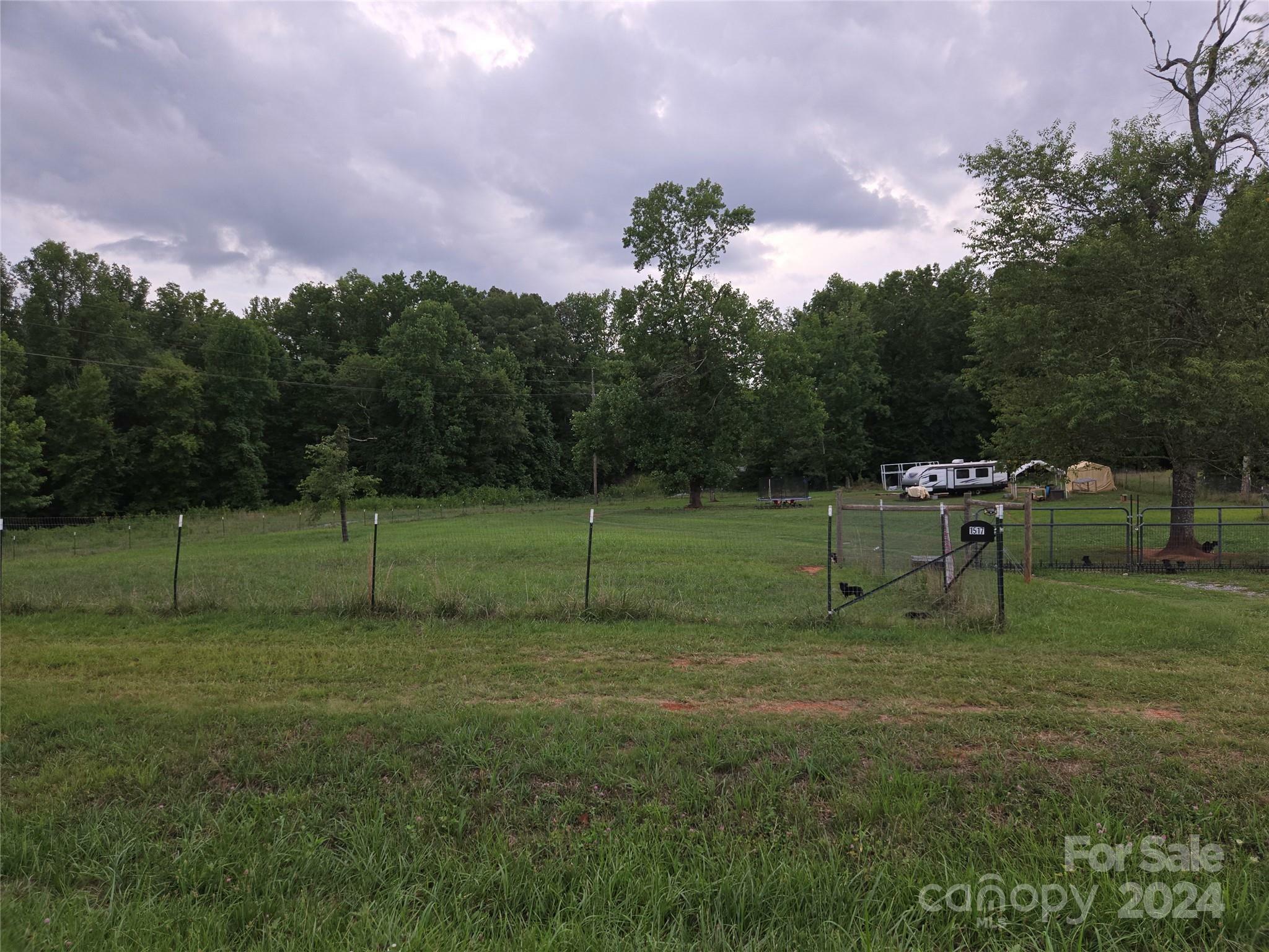 Property Photo:  1517 Hudlow Road  NC 28043 