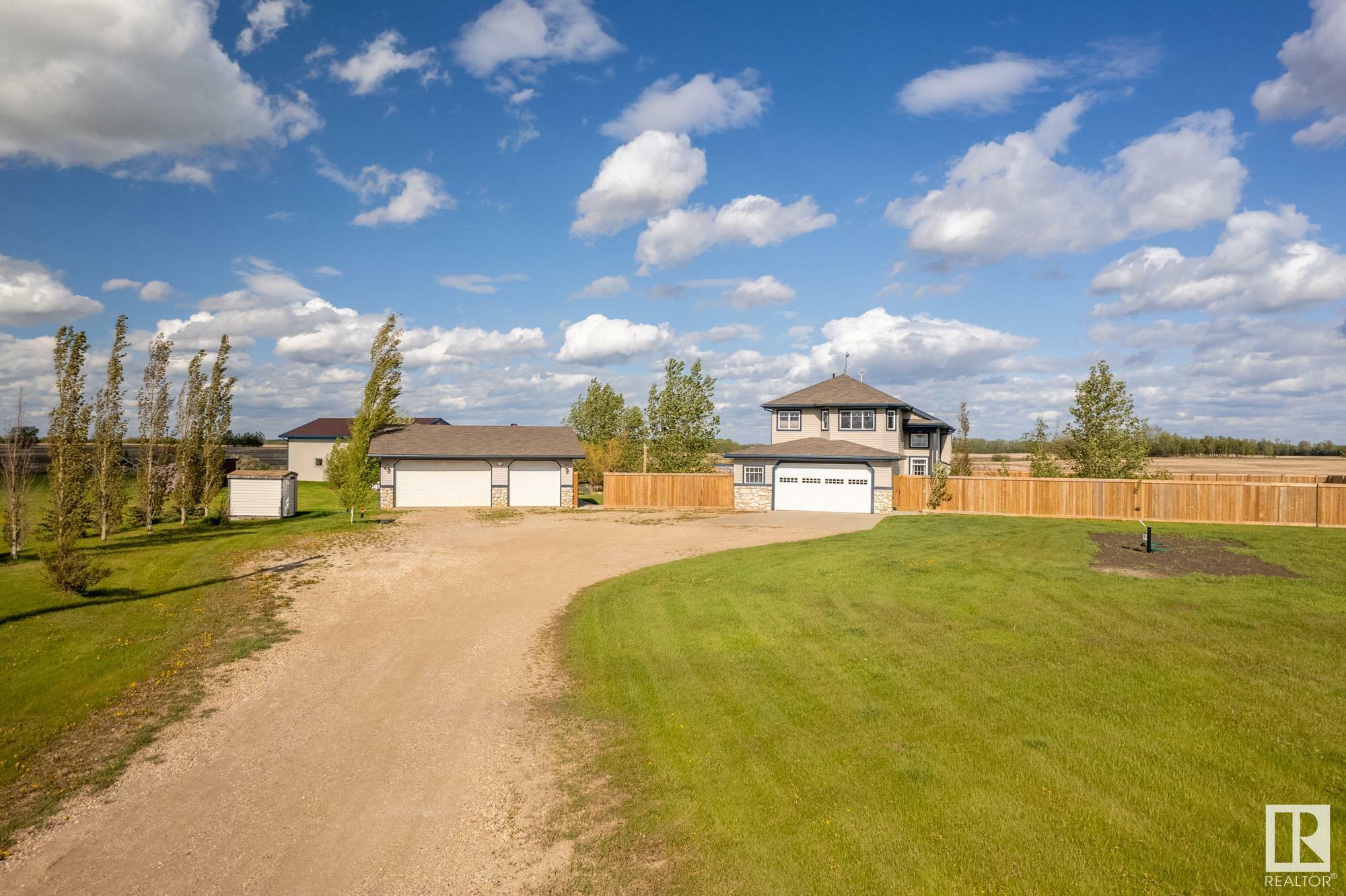 Property Photo:  49157 Rge Rd 244  AB T4X 2R5 