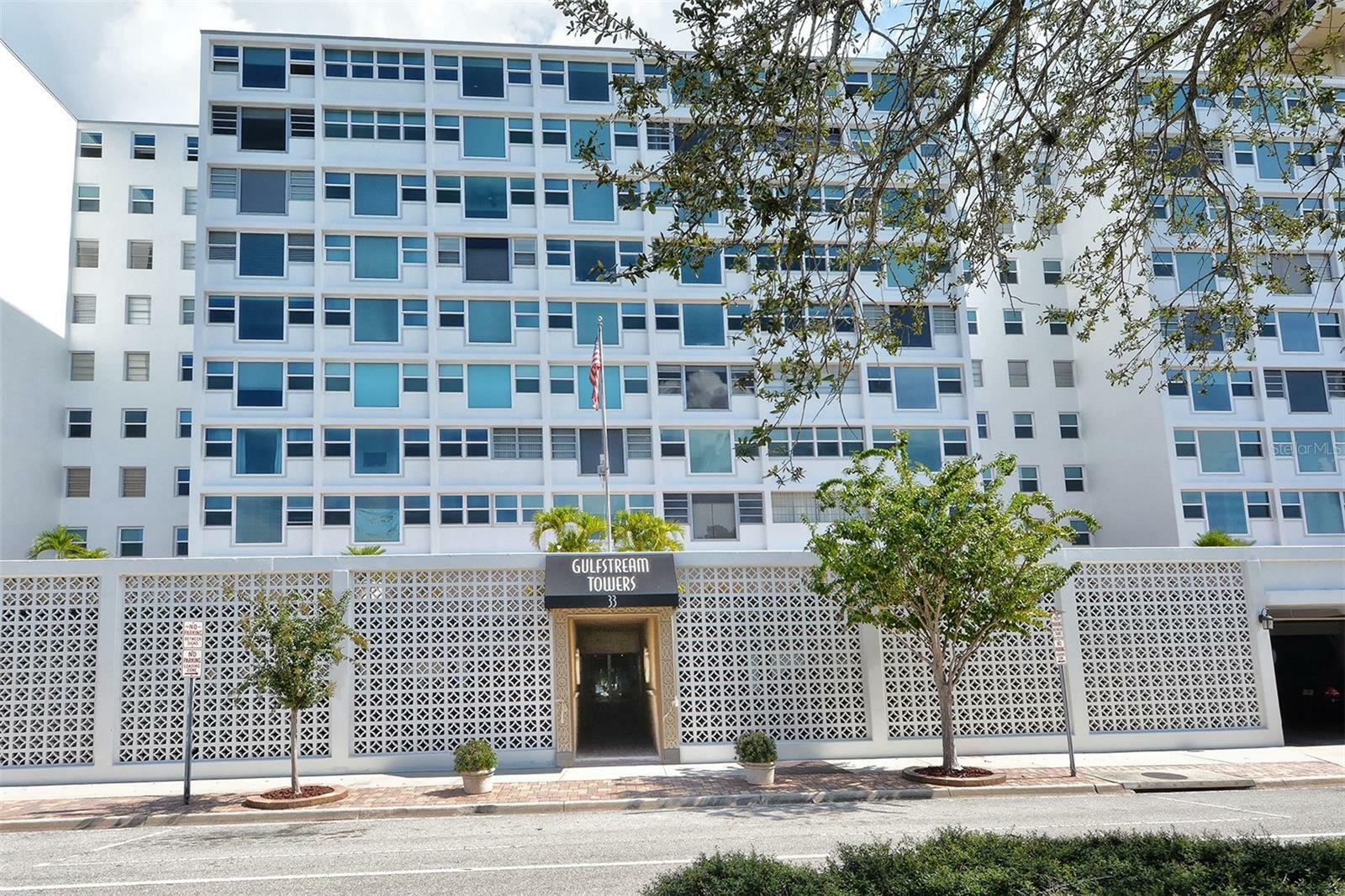 Property Photo:  33 S Gulfstream Avenue 704  FL 34236 