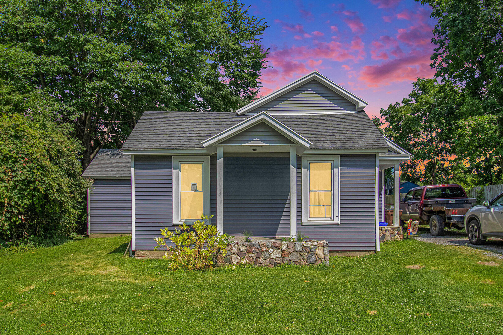 Property Photo:  326 N Division Avenue  MI 49412 