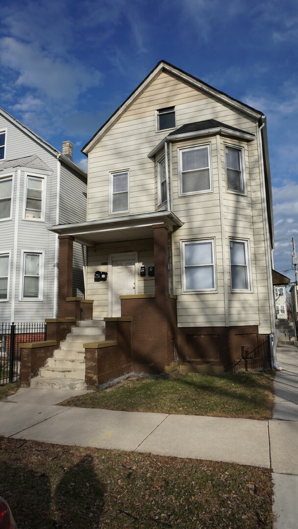 Property Photo:  8371 S Bond Avenue 2F  IL 60617 