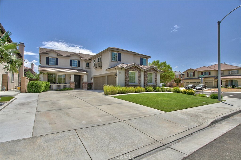 Property Photo:  36892 Maxmillian Avenue  CA 92563 