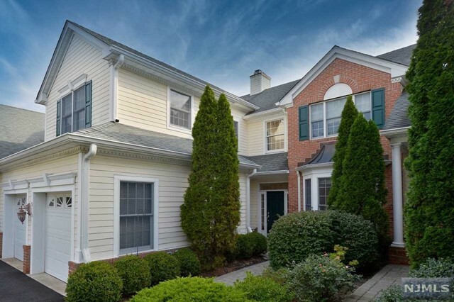 Property Photo:  910 Fieldstone Terrace  NJ 07481 