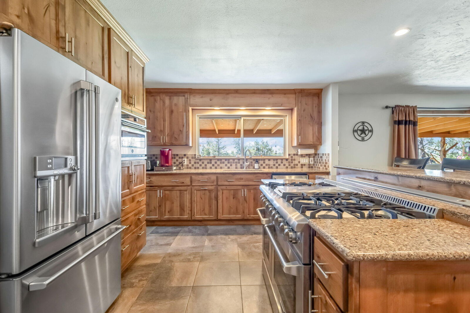 Property Photo: 3068 SW Reif Road OR 97753