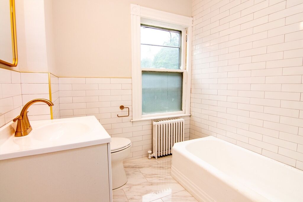 Property Photo:  608 Franklin Street 3  MA 02176 