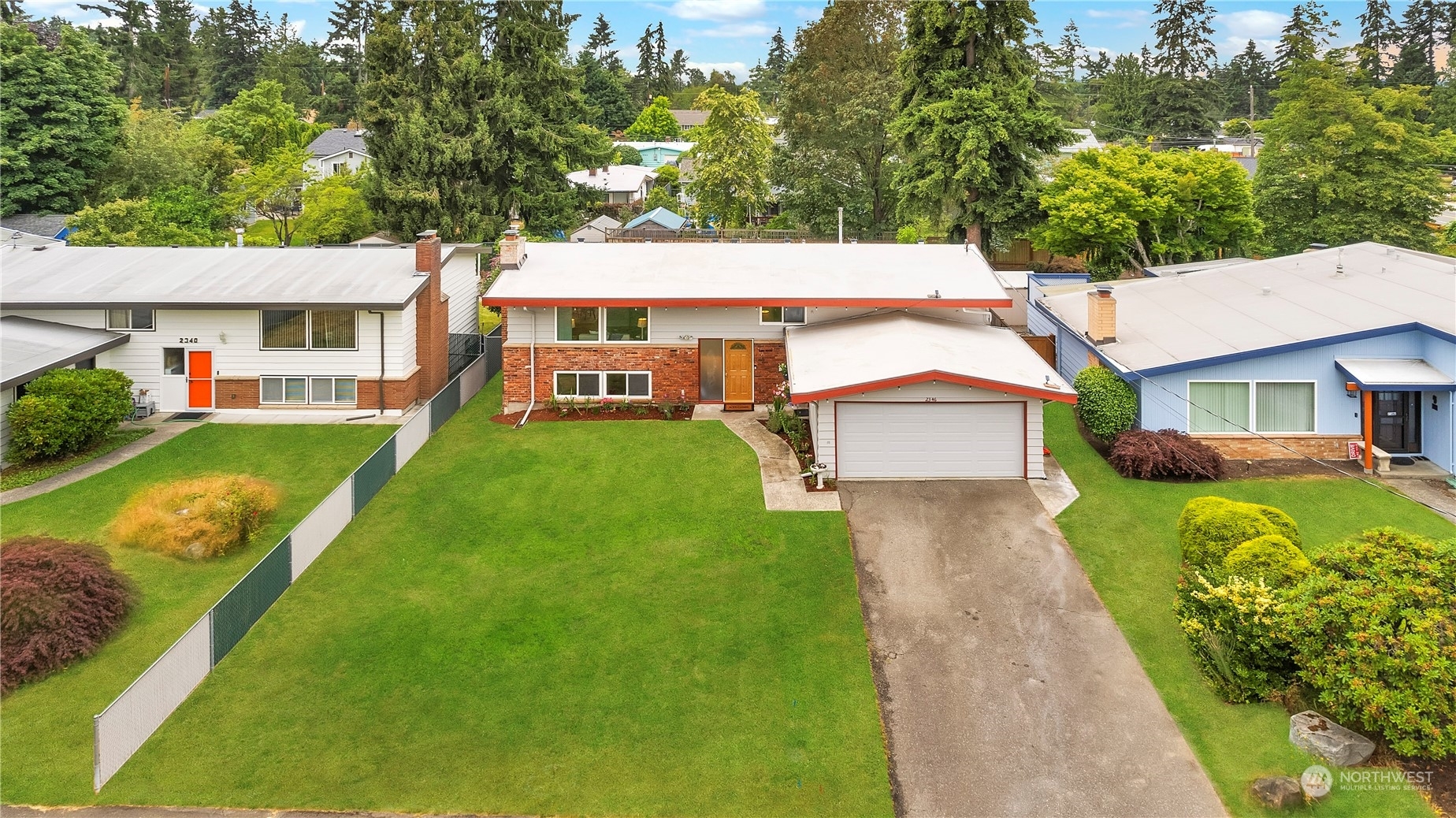 Property Photo:  2346 N 192nd Street  WA 98133 