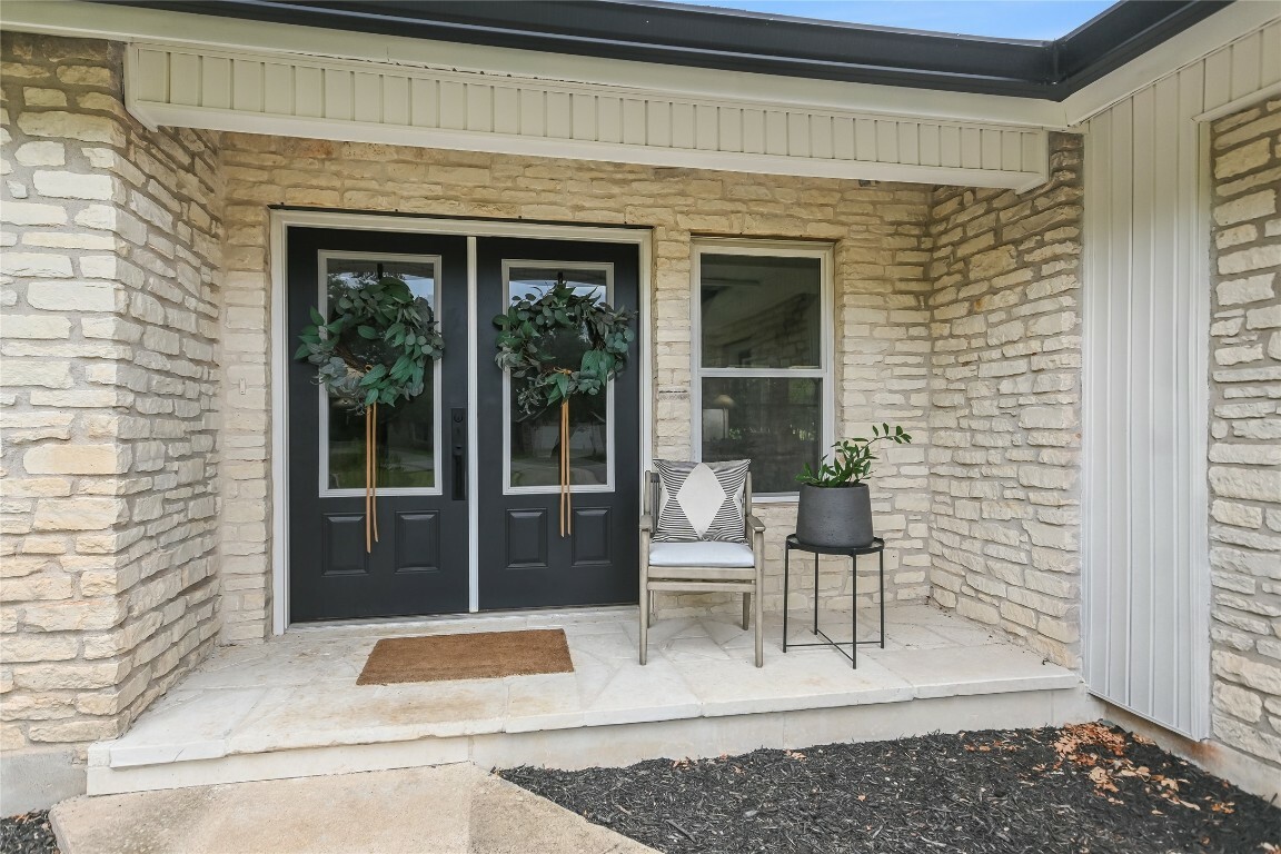 Property Photo:  6 Champions Circle  TX 78676 