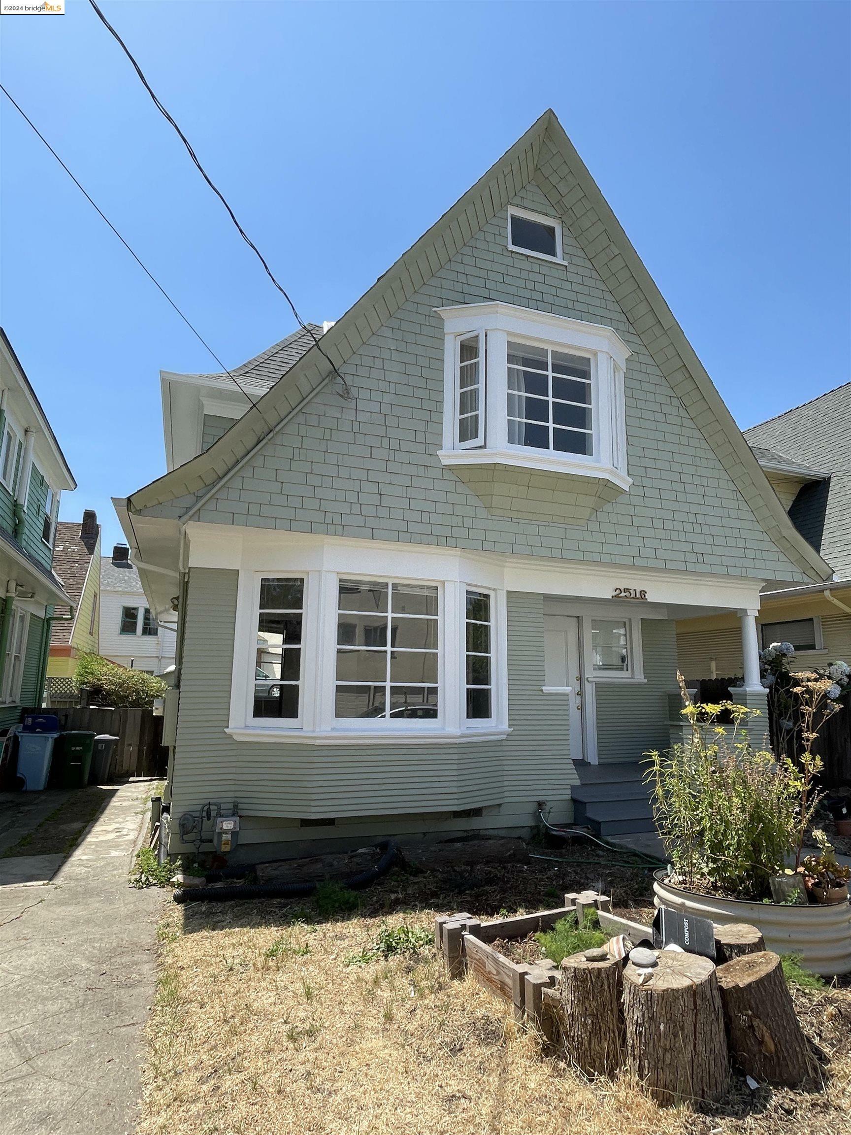 Property Photo:  2516 Dana St  CA 94704 