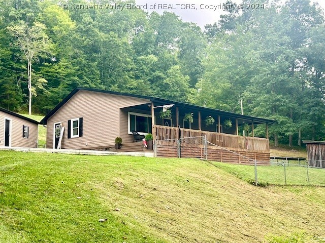 Property Photo:  170 Springwood Circle  WV 25320 