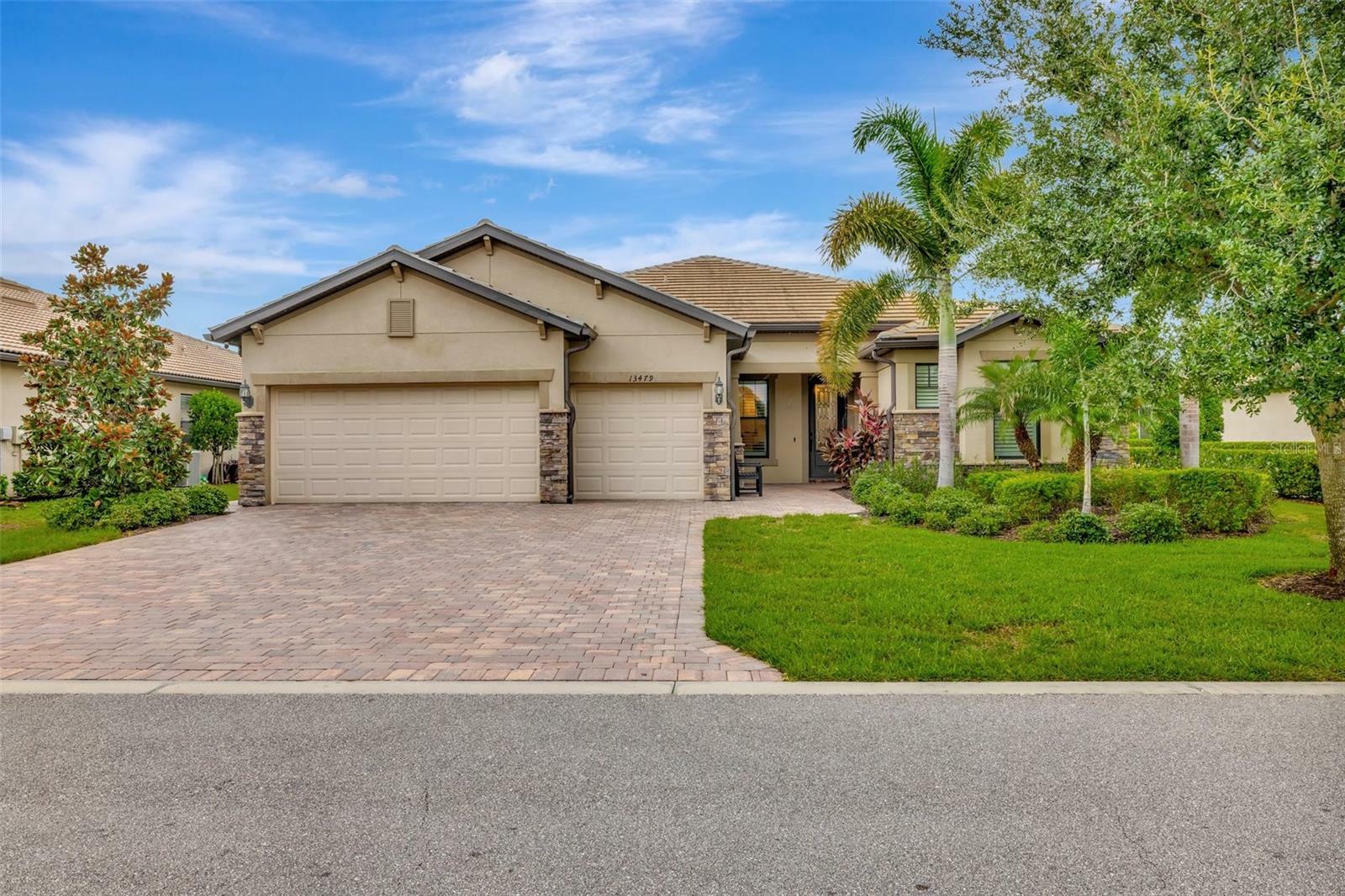 Property Photo:  13479 Calimento Street  FL 34293 