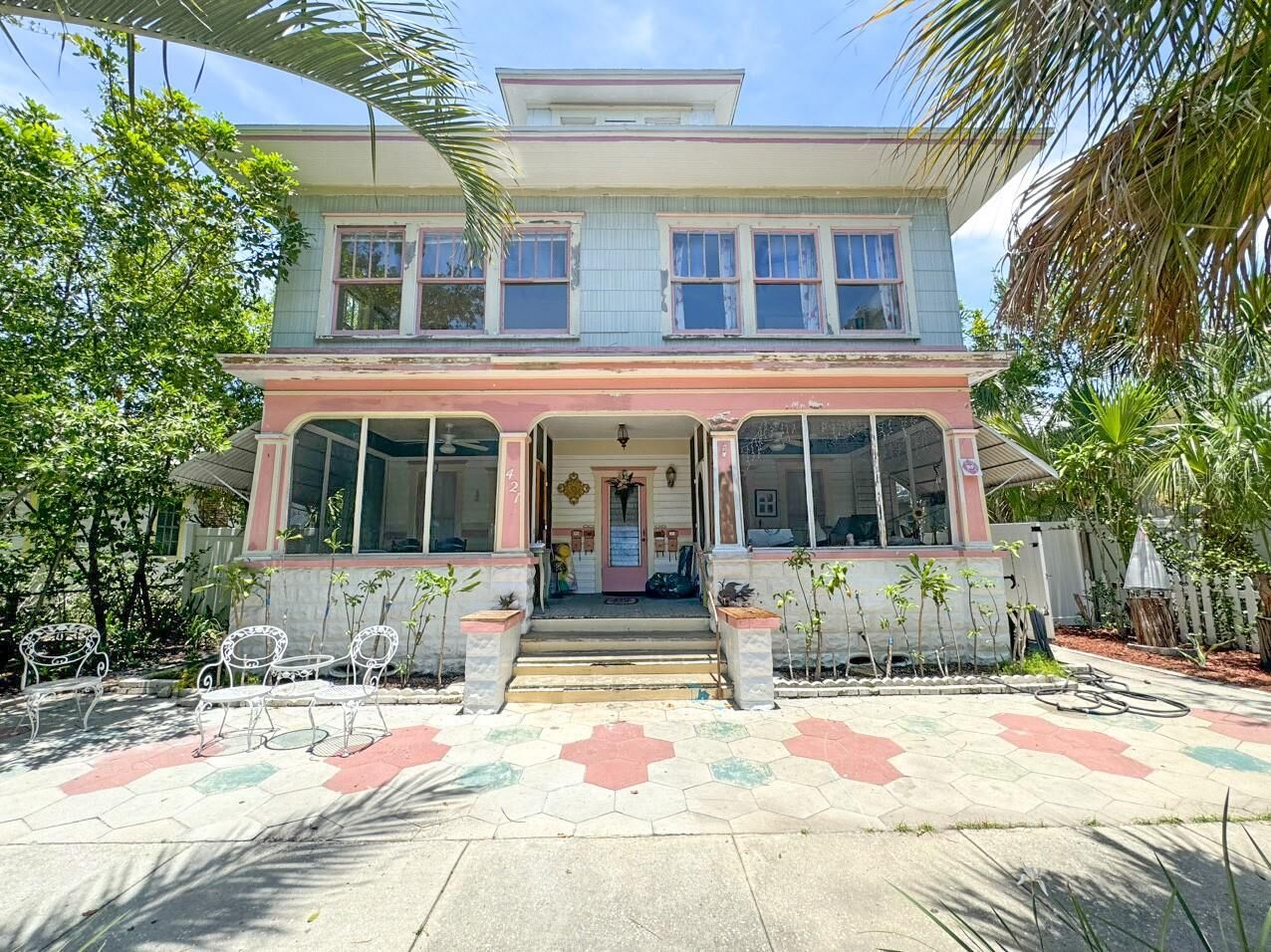Property Photo:  421 10th Avenue N  FL 33701 