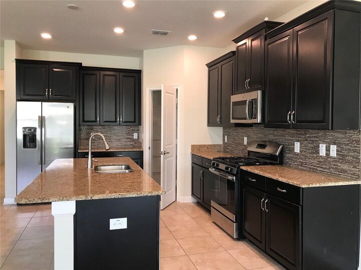 Property Photo:  7814 Purple Finch Street  FL 34787 