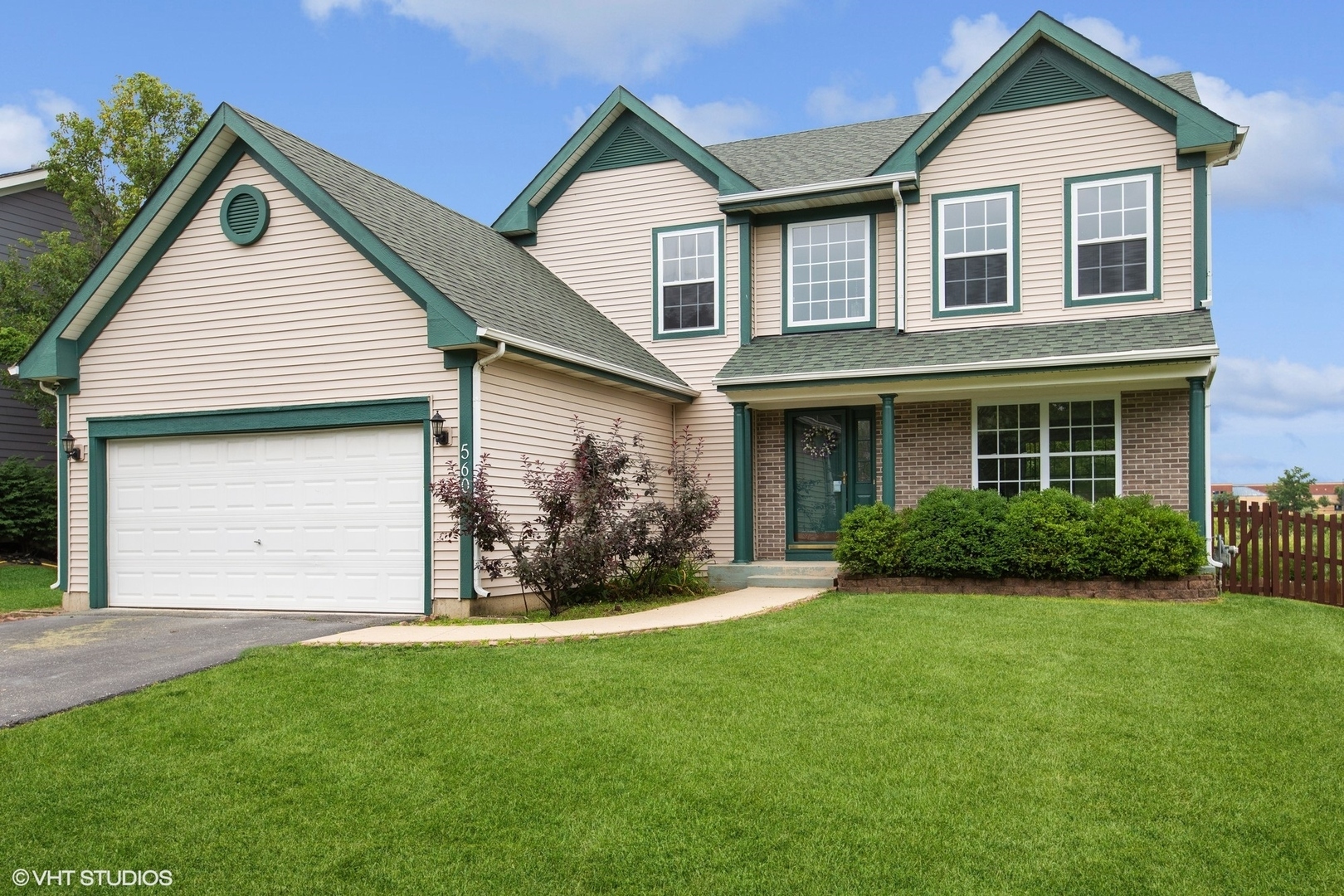 Property Photo: 560 Lake Plumleigh Way IL 60102