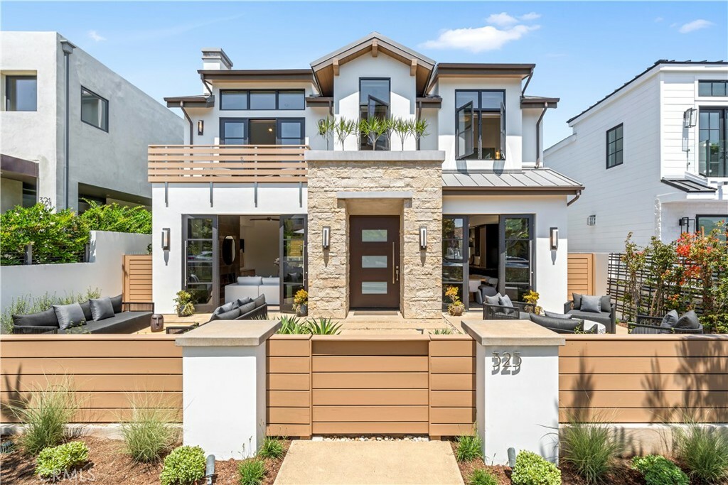 Property Photo: 325 Marigold Avenue CA 92625