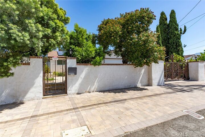 Property Photo: 10829 Penrose Street CA 91352